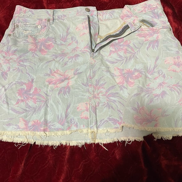 Mini skirt - Picture 1 of 2